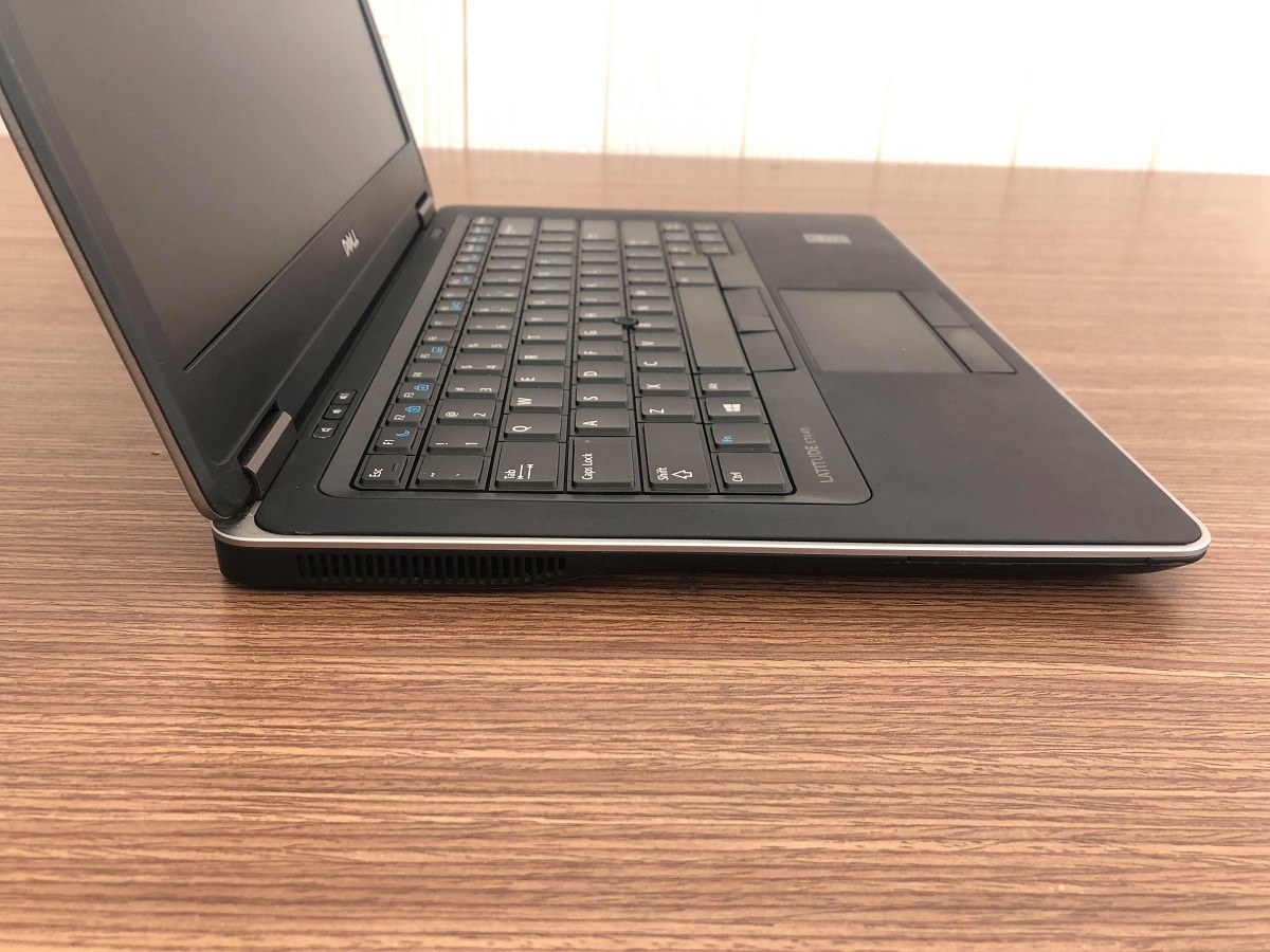 Dell Latitude e7440 Core i5,Ram 8GB,SSD 256GB,intel HD Graphics 4400,14inch mỏng nhẹ